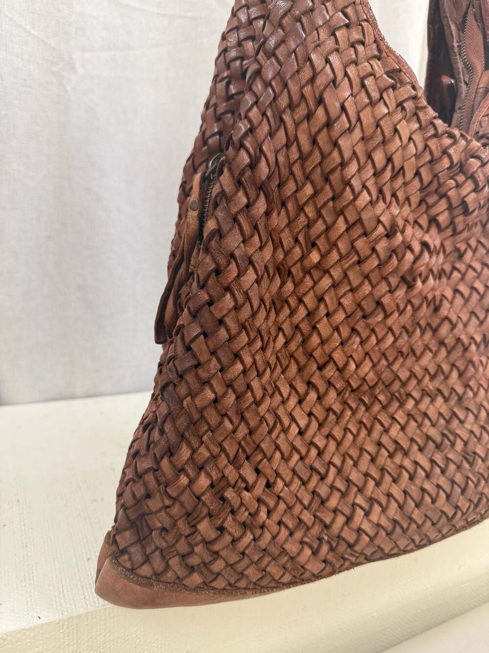 Vintage Woven Brown Leather Shoulder Bag, Made In Italy - Slouchy and Soft - Picture 2 of 9